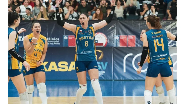Romina Scharer celebrando los puntos finales de Boston College