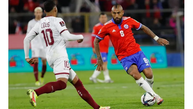 Arturo Vidal llegó para juntarse con la Roja en Polonia