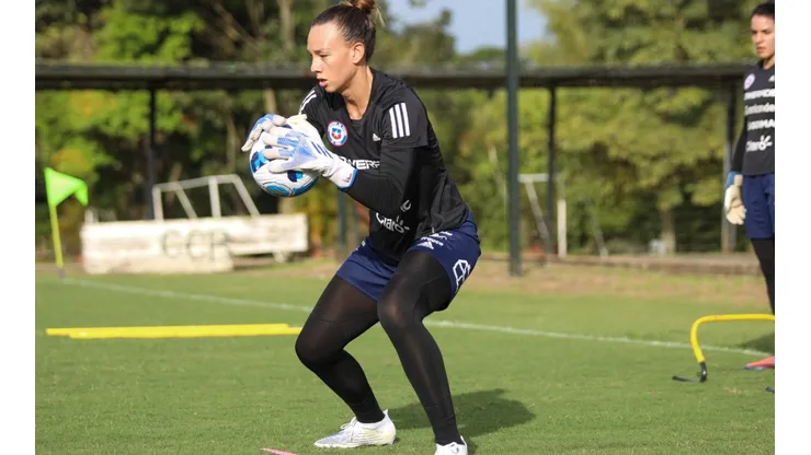 Tiane está en Chile y ya entrena con la Roja Fem previo a Filipinas