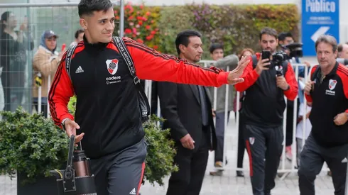 Pablo Solari se llevó el cariño de los hinchas de Colo Colo en su llegada a Viña del Mar