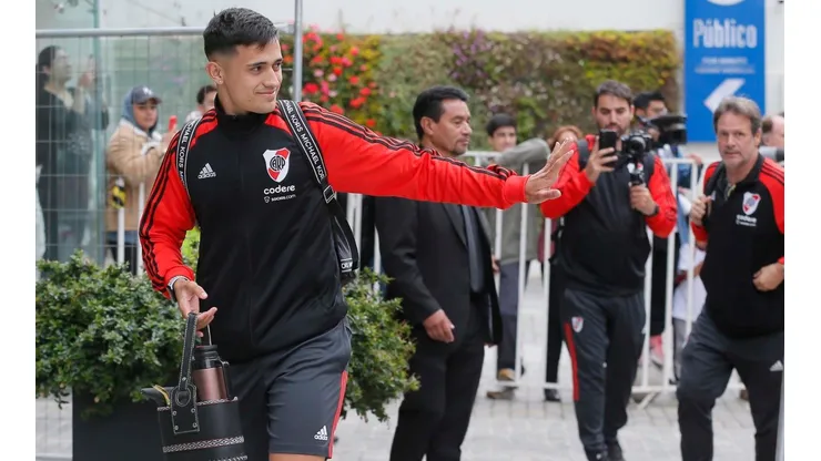 Pablo Solari se llevó el cariño de los hinchas de Colo Colo en su llegada a Viña del Mar