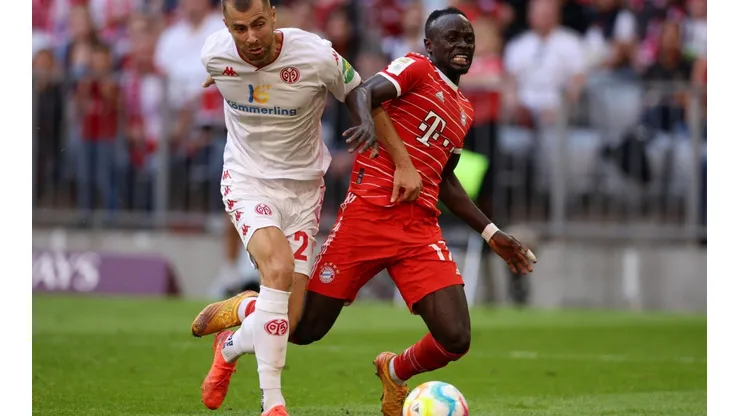 Sadio Mané se lesionó jugando por el Bayern Munich