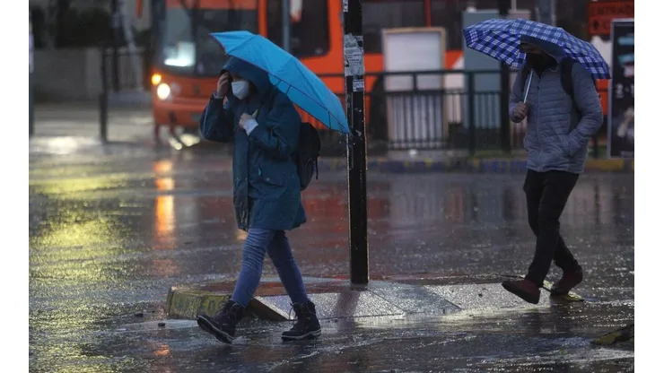 ¿Se viene la lluvia este martes en Santiago?