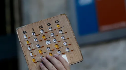 Alcalde de Coyhaique organizará bingo para pagar a profesores