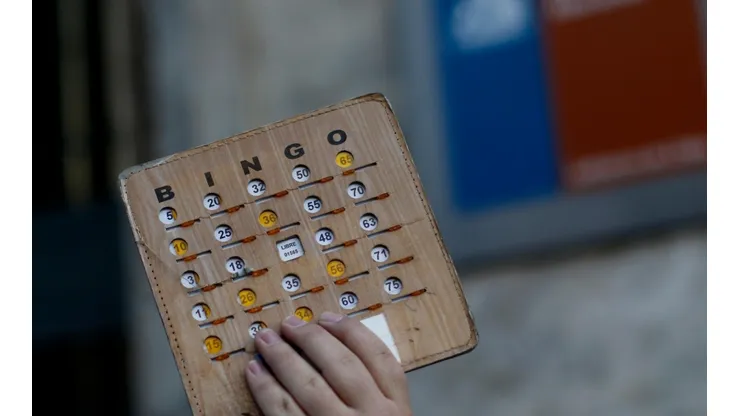 Alcalde de Coyhaique organizará bingo para pagar a profesores
