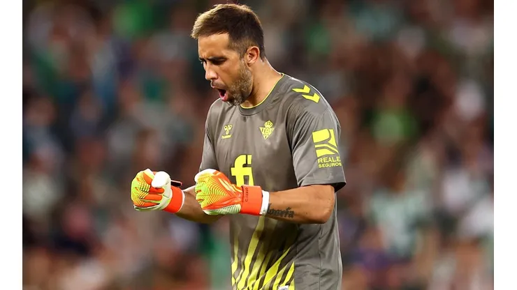 Claudio Bravo enfrentará a su exequipo por la jornada 12.