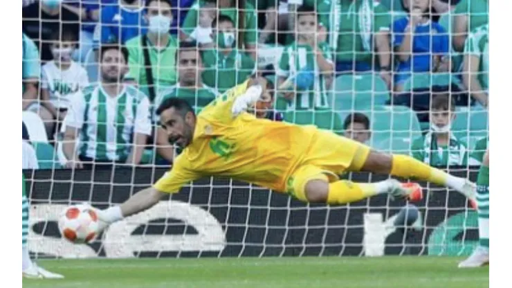 Bravo disputó todo el duelo anterior entre ambos y mantuvo el arco en cero.