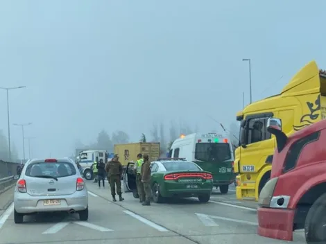 Camioneros cortan ruta 68 a la altura de Algarrobo: exigen condonar multas
