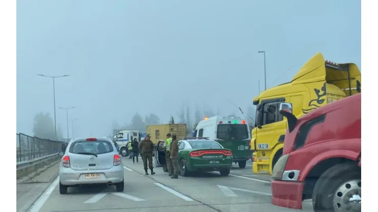 Camioneros cortan ruta 68 a la altura de Algarrobo: exigen condonar multas