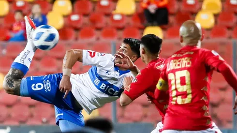 Fernando Zampedri anotó el primer tanto de la noche ante Unión Española.