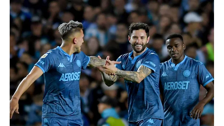 Eugenio Mena y Racing buscan la punta del torneo argentino a falta de una jornada para el cierre.
