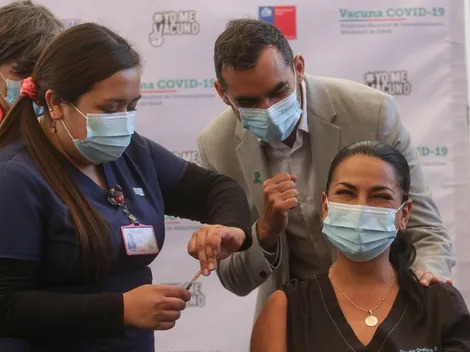 ¿Cuáles son los grupos prioritarios para usar la vacuna bivalente?