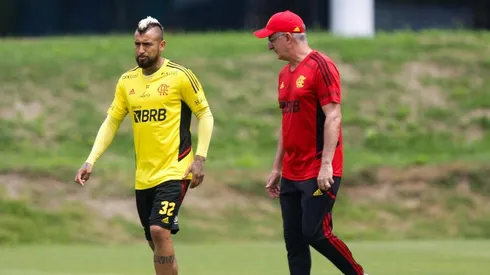 Vidal en el entrenamiento de esta mañana con el DT Dorival