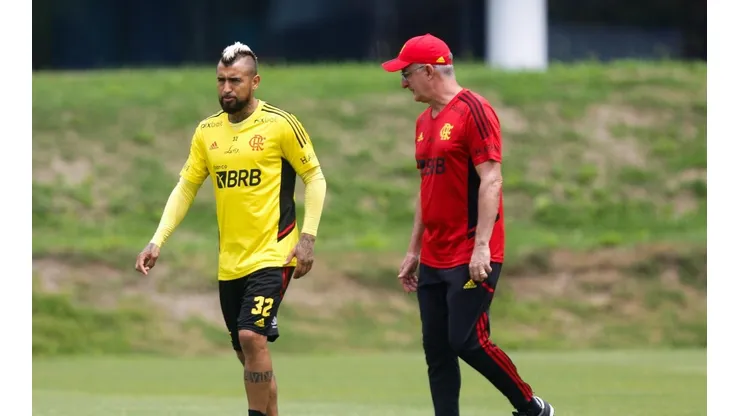 Vidal en el entrenamiento de esta mañana con el DT Dorival