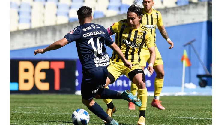 Arturo Sanhueza sigue luchando por dejar a Fernández Vial en la Primera B