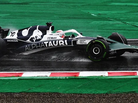 Video: Pierre Gasly casi atropella a comisario en peligrosa maniobra