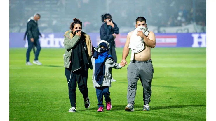 Un escándalo se vivió este jueves en el fútbol argentino, el duelo entre Gimnasia y Boca Juniors solo duró 9 minutos.