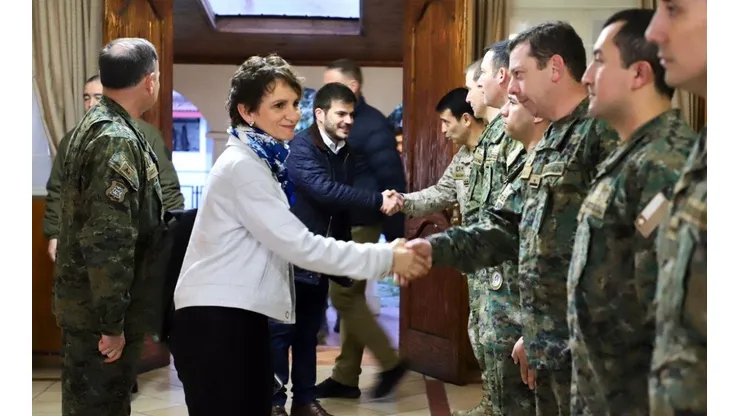 Reunión de la ministra con militares de la zona