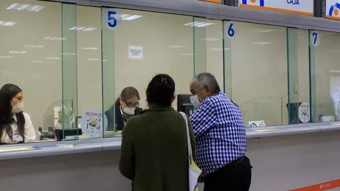 Personas cobrasn sus beneficios en el IPS.