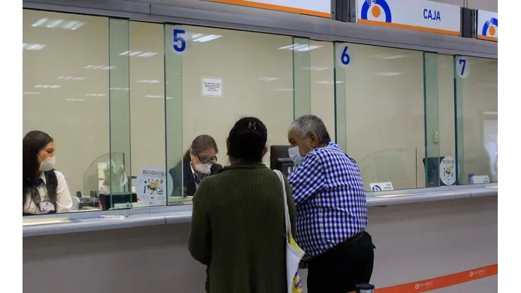 Personas cobrasn sus beneficios en el IPS.