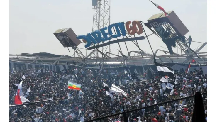 Techo del estadio Monumental colapsa y se viene abajo.