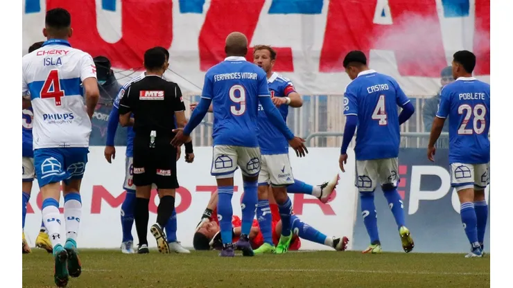 El partido suspendido luego de los lamentables incidentes.