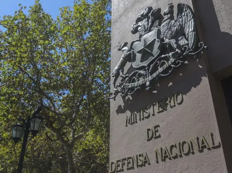 Ministra Fernández es citada a Comisión de Defensa del Senado