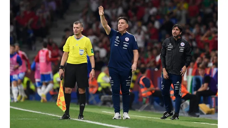 Eduardo Berizzo da indicaciones en una nueva derrota de la Roja, que esta vez cayó por 2-0 ante Marruecos en Barcelona, España.