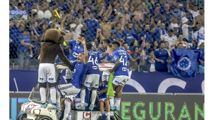 Cruzeiro celebra su ascenso a la Serie A del Brasileirao
