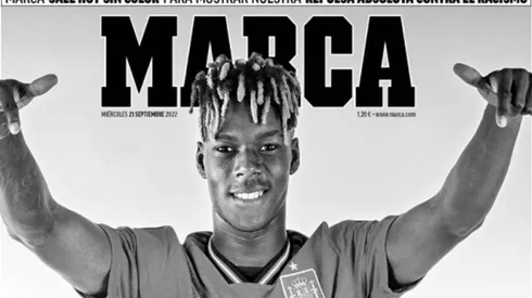 Diario Marca, blanco y negro en todas sus páginas contra el racismo.