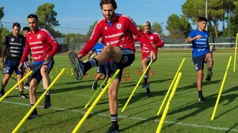 Ben Brereton fue uno de los internacionales que estuvieron en la primera sesión de entrenamientos de la selección chilena en Barcelona