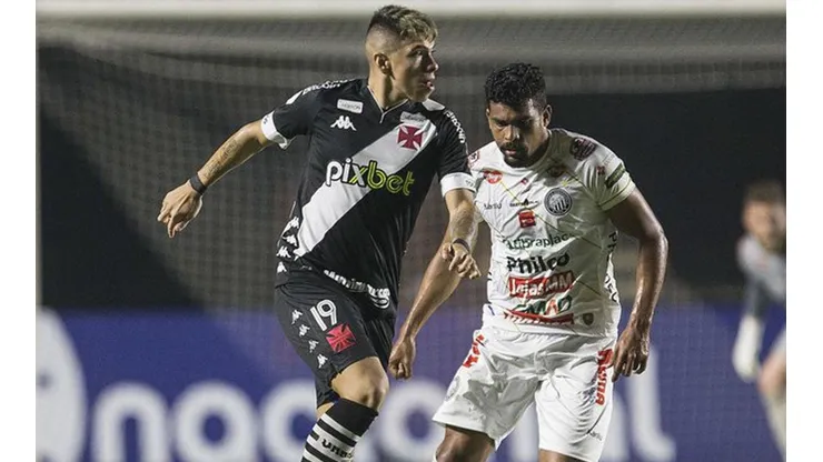 Carlos Palacios con la camiseta del Vasco da Gama