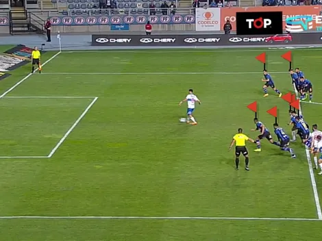 VAR cobra penal invisible y no ve invasión de siete jugadores