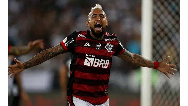 Arturo Vidal y Érick Pulgar van por todo en Brasil.