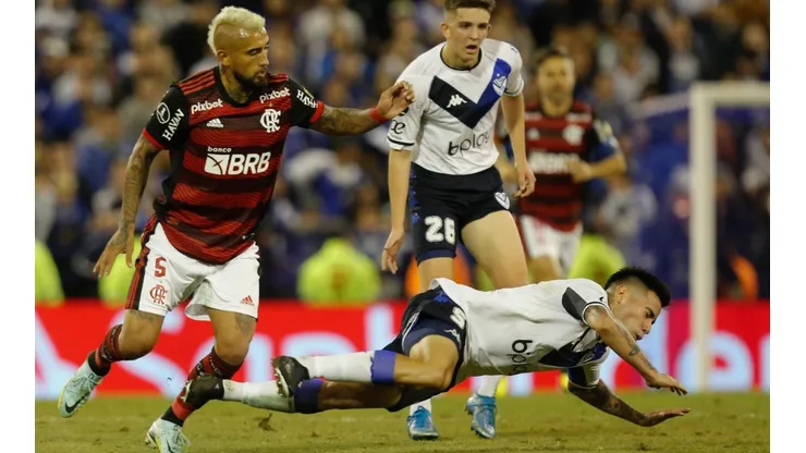Arturo Vidal y el Flamengo aplastaron a Vélez en la Copa Libertadores