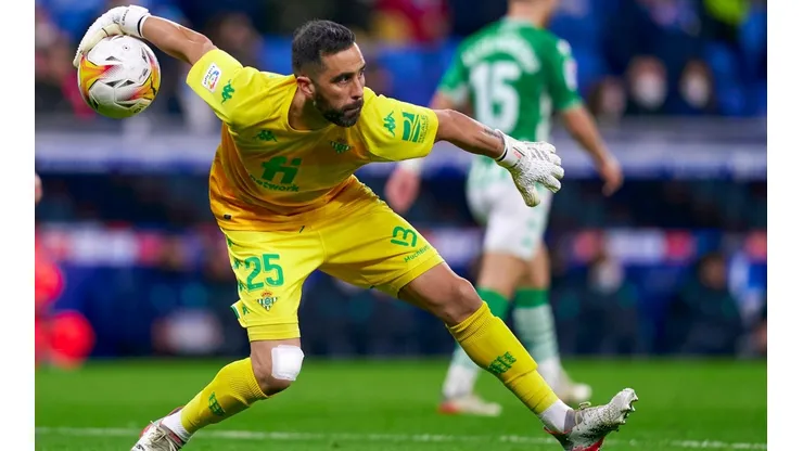 Claudio Bravo está listo para jugar por el Betis