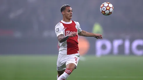 Antony con la camiseta del Ajax