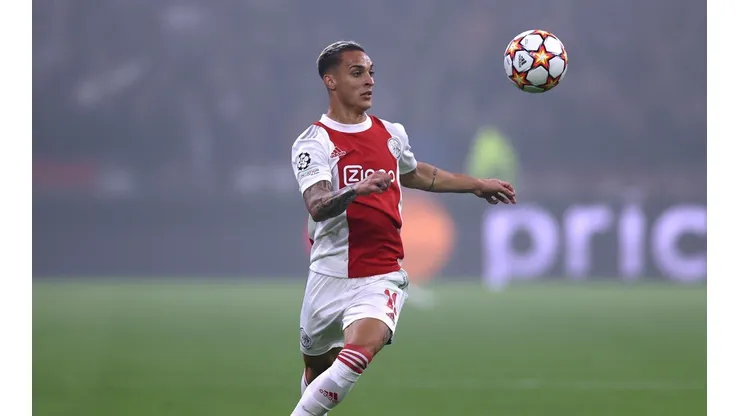 Antony con la camiseta del Ajax