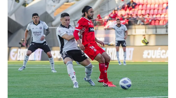 Colo Colo y Unión La Calera en el Nicolás Chahuán Nazar por el Campeonato Nacional.
