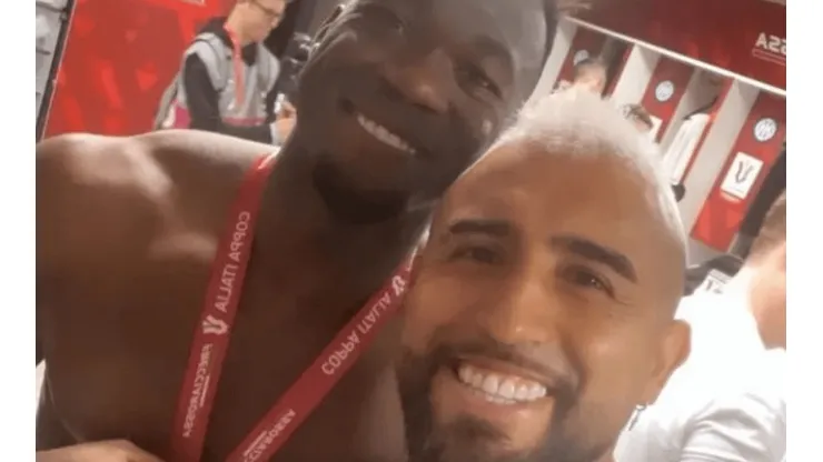 "Este sí es ecuatoriano", escribió Arturo Vidal por esta fotografía de Felipe Caicedo en pleno desarrollo del Caso Castillo.