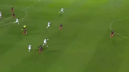 El increíble golazo desde 70 metros de Coronel