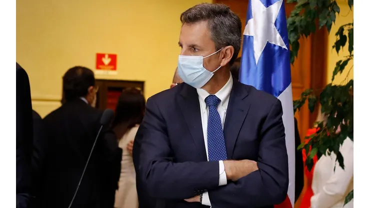 Gonzalo de la Carrera difunde mentiras sobre la vacuna contra el COVID-19 y tildó de "dictadura sanitaria" el pase de movilidad