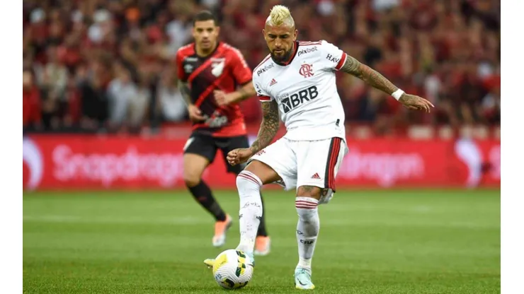 Vidal jugó en ambos partidos ante Paranaense por los cuartos de final