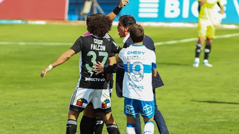 El presente en Colo Colo de Gustavo Quinteros no fue bien visto por los hinchas de Universidad Católica.