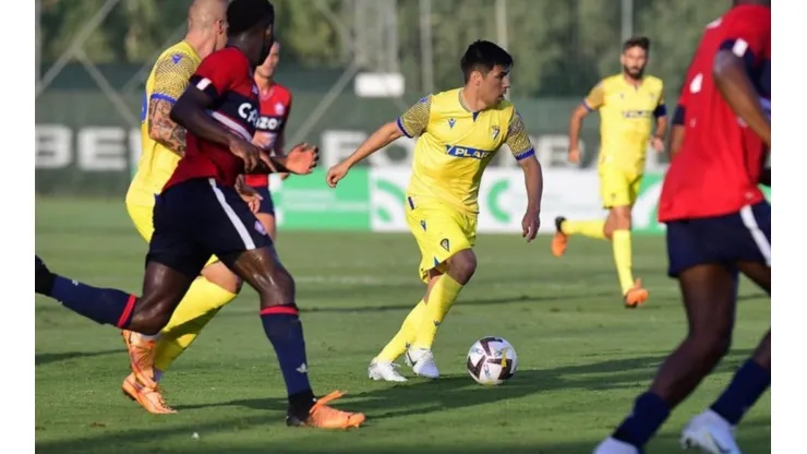 El volante chileno tuvo un mal día en la fecha 2 de La Liga, y el Cádiz sumó su segunda derrota en un arranque con la nube negra encima.
