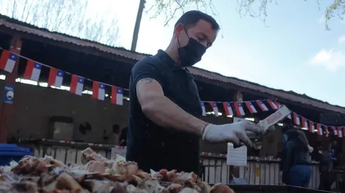 ¿Cuáles serían los precios de la comida y terremoto en las fondas en Chile?