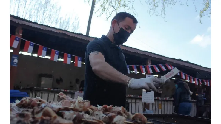 ¿Cuáles serían los precios de la comida y terremoto en las fondas en Chile?