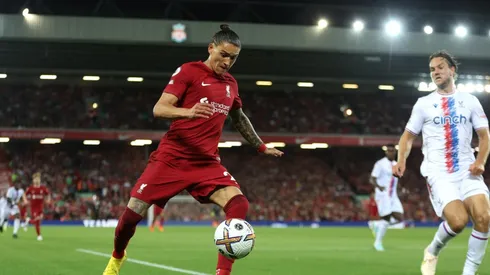 El atacante uruguayo recibió la tarjeta roja en los 57 minutos de partido.