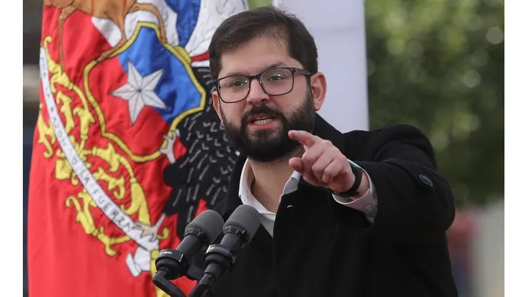 Gabriel Boric recibe una buena evaluación de los líderes de opinión de Latinoamérica.