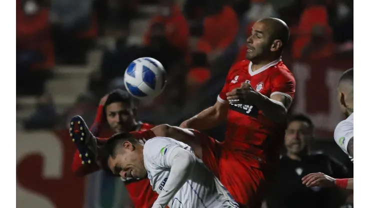 El Sacha Sáez estuvo cerca de darle el triunfo a La Calera con una pirueta en el aire.